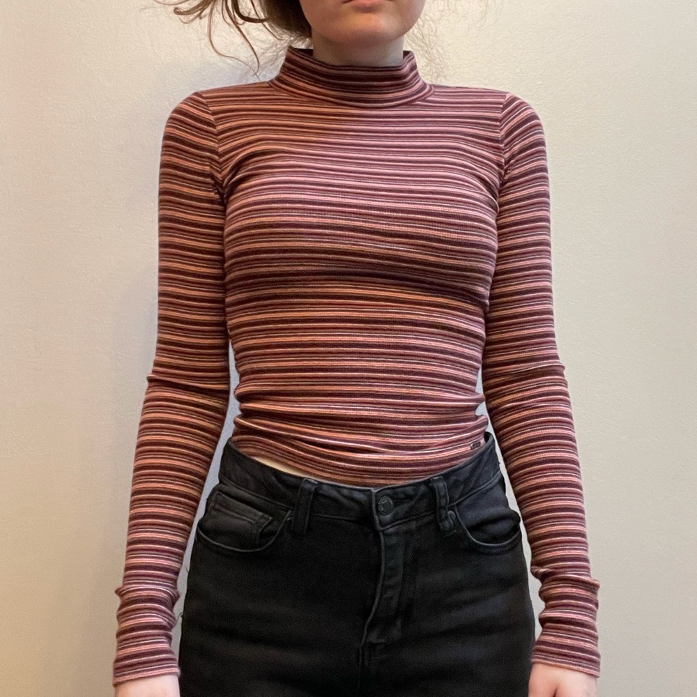 Hollister tight fit long sleeve turtleneck.